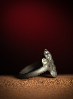 藏传手饰品 明代精致老道托甲天铁大鹏金翅鸟藏风天铁戒指老法戒