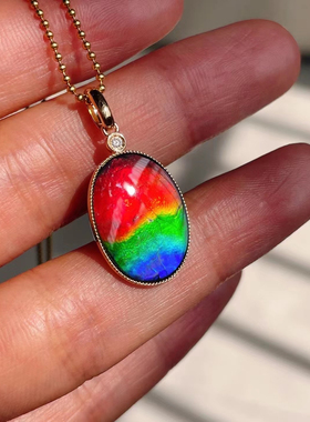 天然加拿大斑彩石18k金吊坠