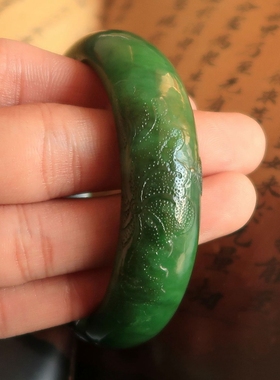 手镯青青新疆和田大师雕工证书