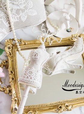 空间蕾丝人形木质首饰展示架道具