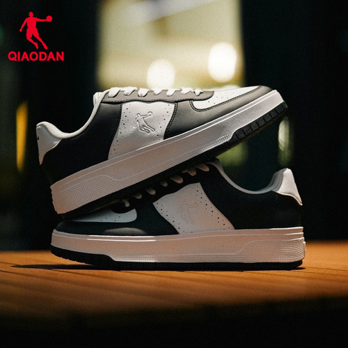 乔丹运动板鞋空军皮面青少年百搭黑白熊猫增高厚底休闲鞋男 - 图0