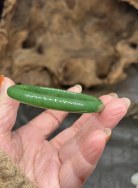 58.8mm圈口阳绿碧玉手镯细条