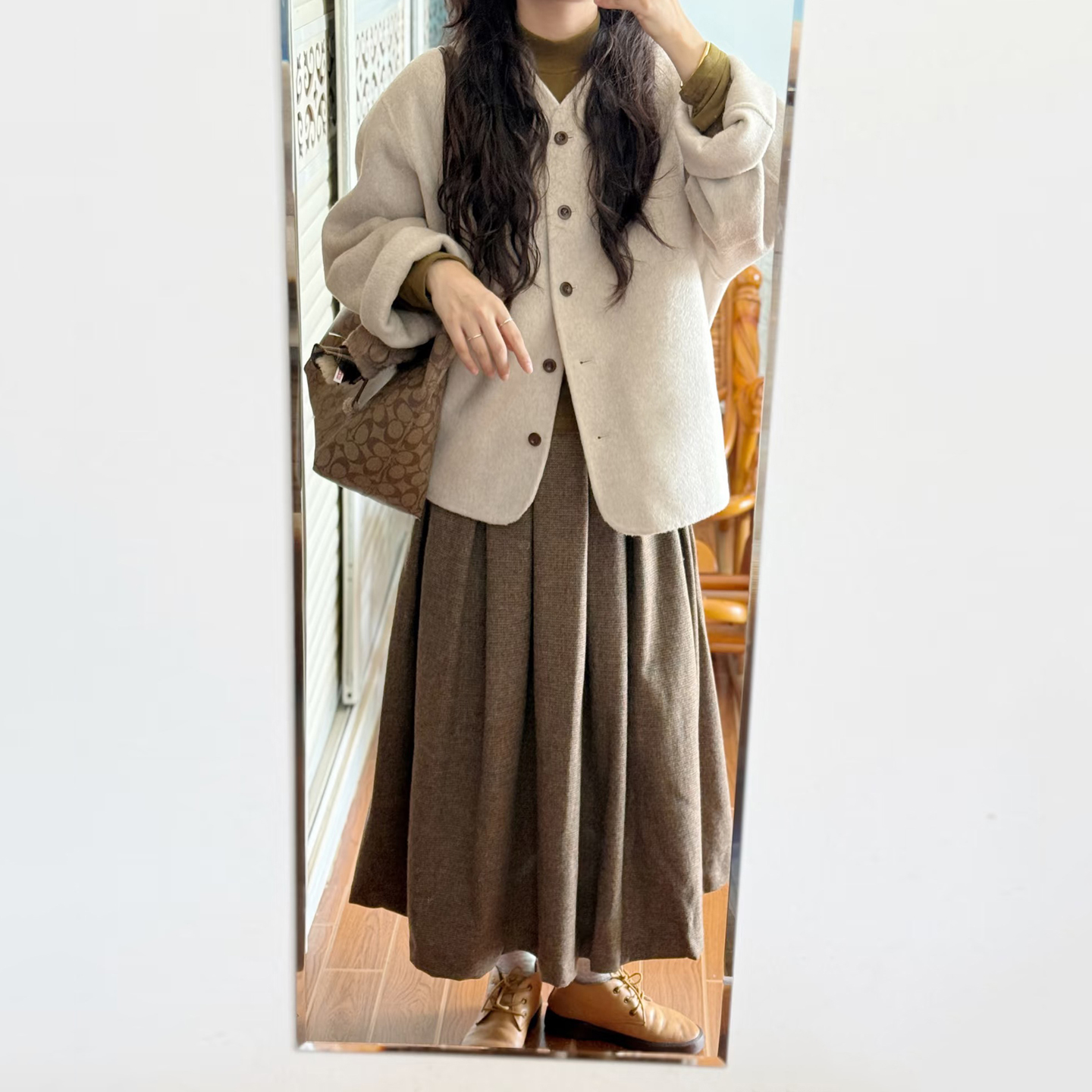 韩系简约米白色V领毛呢外套女秋冬季小个子气质通勤显瘦呢子大衣 - 图2