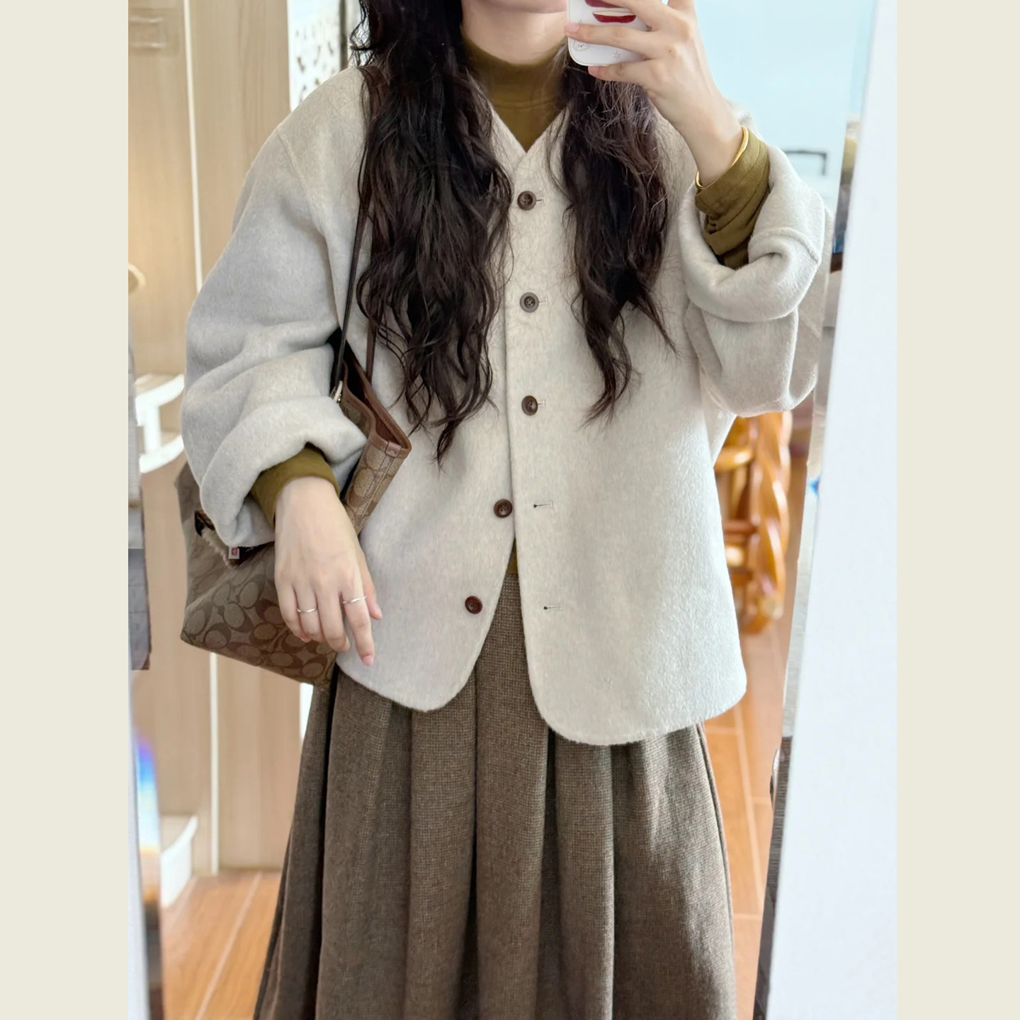 韩系简约米白色V领毛呢外套女秋冬季小个子气质通勤显瘦呢子大衣 - 图1