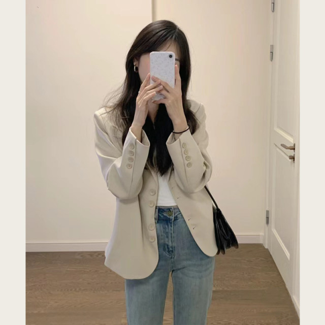 ຊຸດສັ້ນ, elegant ແລະ versatile ສໍາລັບ petites