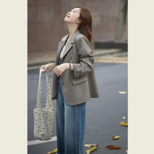 Blazer retro con silueta de viajero diario