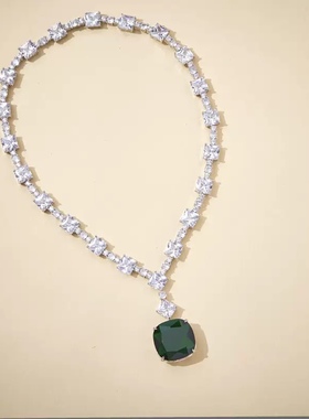 轻奢祖母绿方形水晶新娘锁骨链女