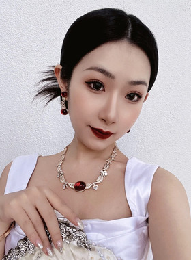 高级感晚宴晚礼服项链耳环新娘