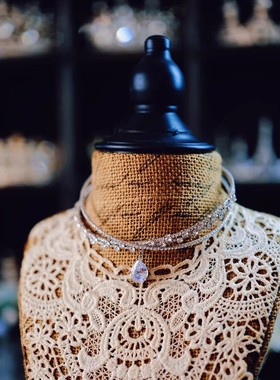 高级感小香风新娘颈链晚礼服婚纱结婚choker项圈晚宴水滴项链女银