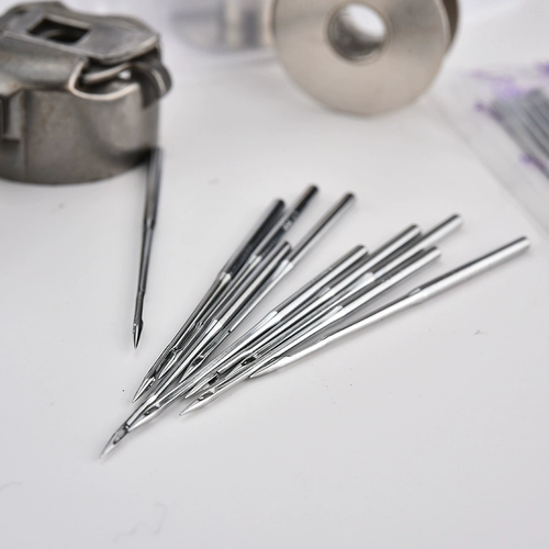 Домохозяйство старая модная педаль швейная машина