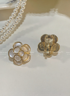 西洋中古法式小众款赫本风双层珍珠立体感山茶花耳夹气质套装百搭