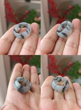 戒指籽料黑白分明细腻新疆和田玉