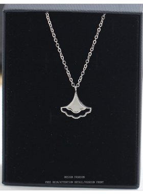 银杏叶项链女款2024年新款高级感气质锁骨链轻奢小众简约百搭链