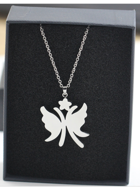 复古银色蝴蝶吊坠项链女小众设计轻奢高级毛衣链百搭长款装饰配饰