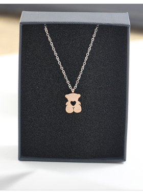 爱心小熊项链2026新款配饰气质轻奢小众气质颈链锁骨链女生高级感
