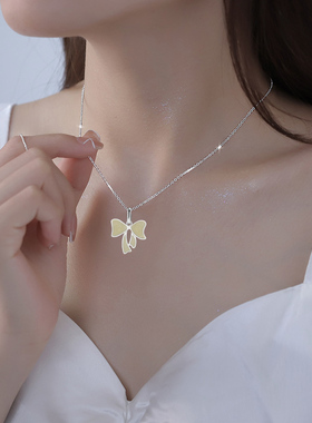 黑色蝴蝶结吊坠项链女高级感轻奢小众颈链精致百搭锁骨链毛衣链女