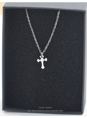 精致气质迷你小十字架吊坠锁骨链高级感轻奢小众项链女颈链配饰潮