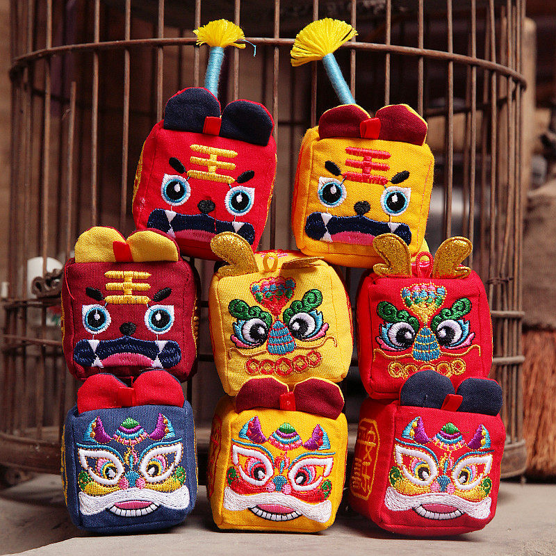 刺绣醒狮沙包玩具 荞麦壳立体方形六面复古风布老虎手工摆件挂件,淘宝优惠券,粉丝福利购,淘宝优惠卷