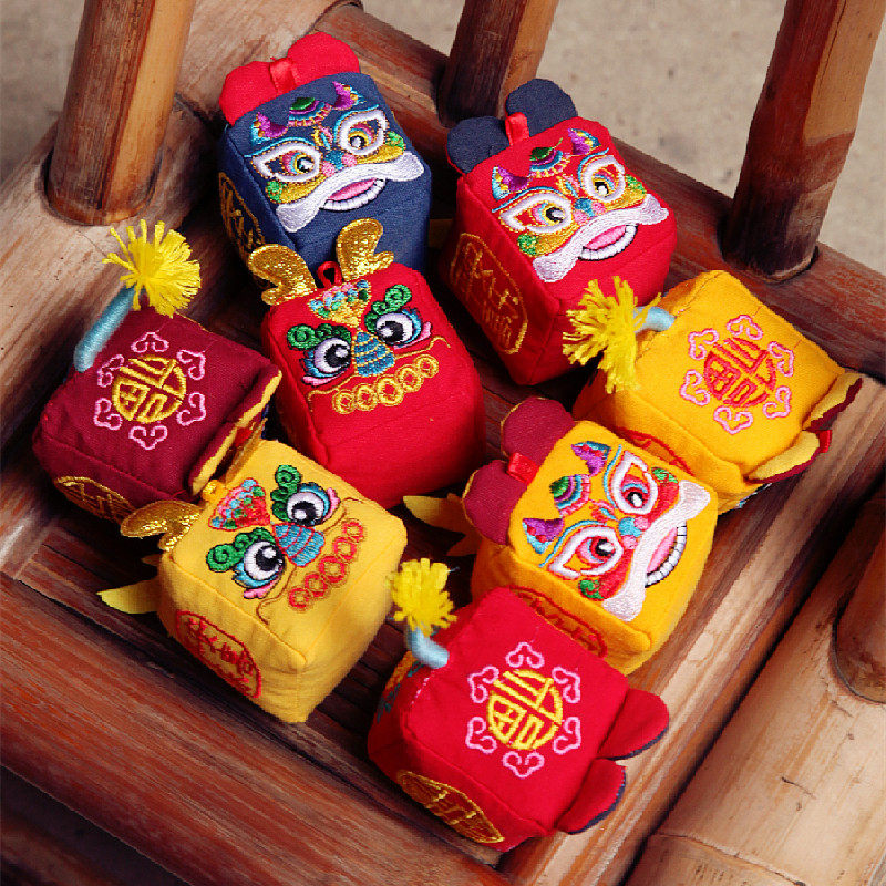 刺绣醒狮沙包玩具 荞麦壳立体方形六面复古风布老虎手工摆件挂件,淘宝优惠券,粉丝福利购,淘宝优惠卷