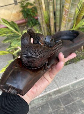 大红酸枝木雕花烟灰缸