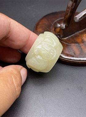 蝙蝠男士大气福在眼前玉扳指