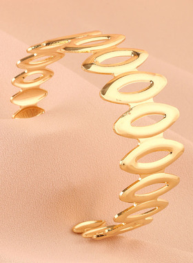 金色蝴蝶开口镂空百搭手镯