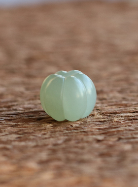 手工精雕南瓜珠和田玉桃蹊青白玉