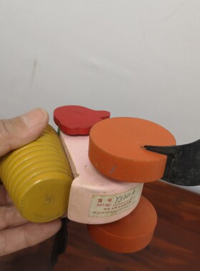 收藏样品中古玩具超级破旧 斑驳 发黄不知道是啥车
