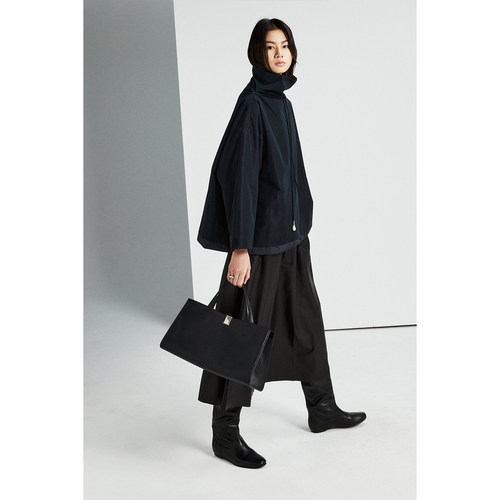 MRS Studios 轻薄无负担極简卫衣式蝙蝠斗篷吊坠薄棉衣/半裙套装 - 图3