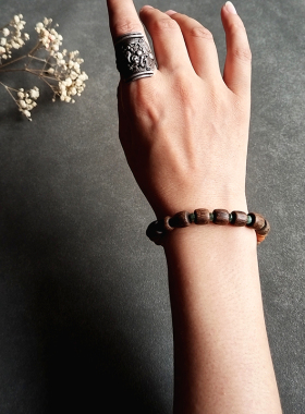 原创简致翡翠沉香手串