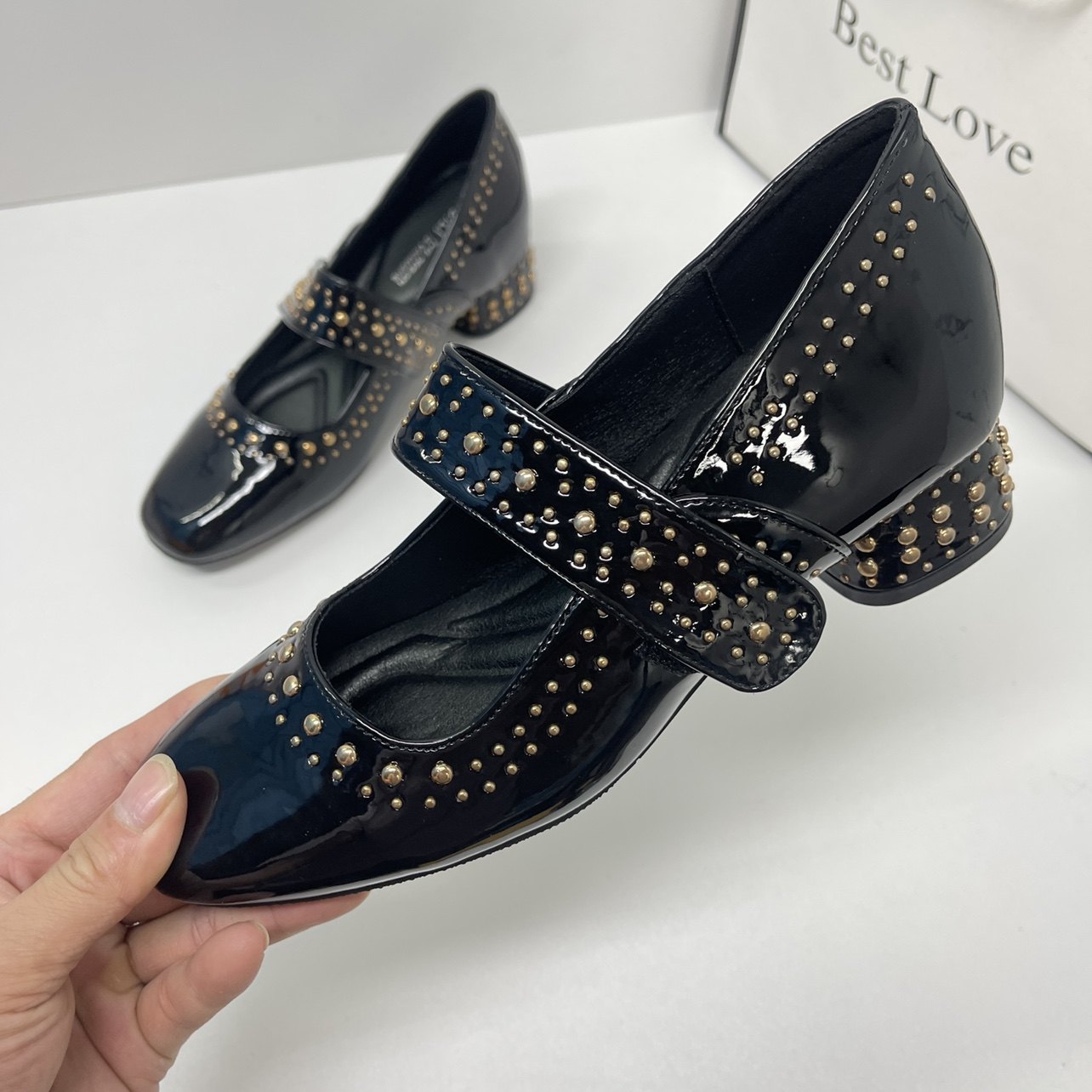 气质玛丽珍鞋2025新款方头铆钉一字带搭配裙子粗跟单鞋白色高跟鞋,淘宝优惠券,粉丝福利购,淘宝优惠卷