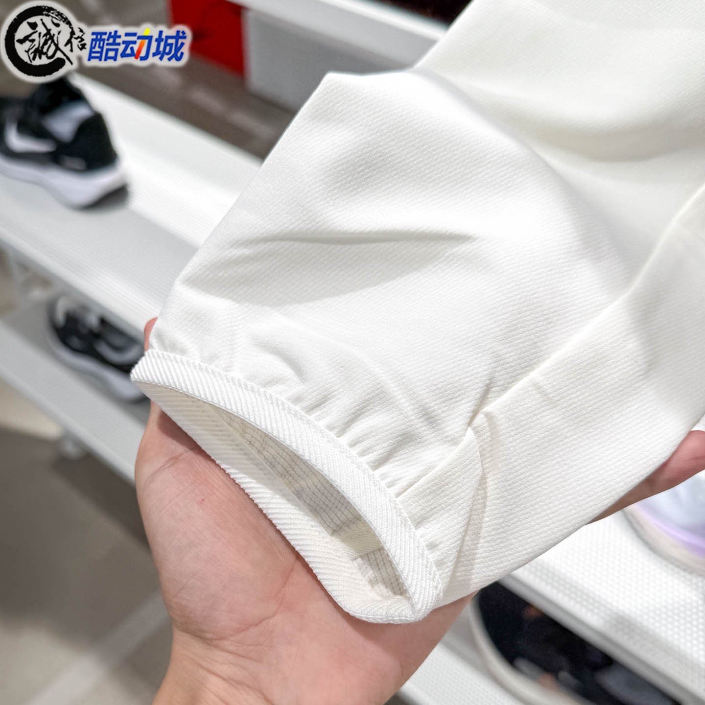 Nike耐克男子2025冬新款日常百搭透气梭织宽松连帽外套IM9359-133 - 图2