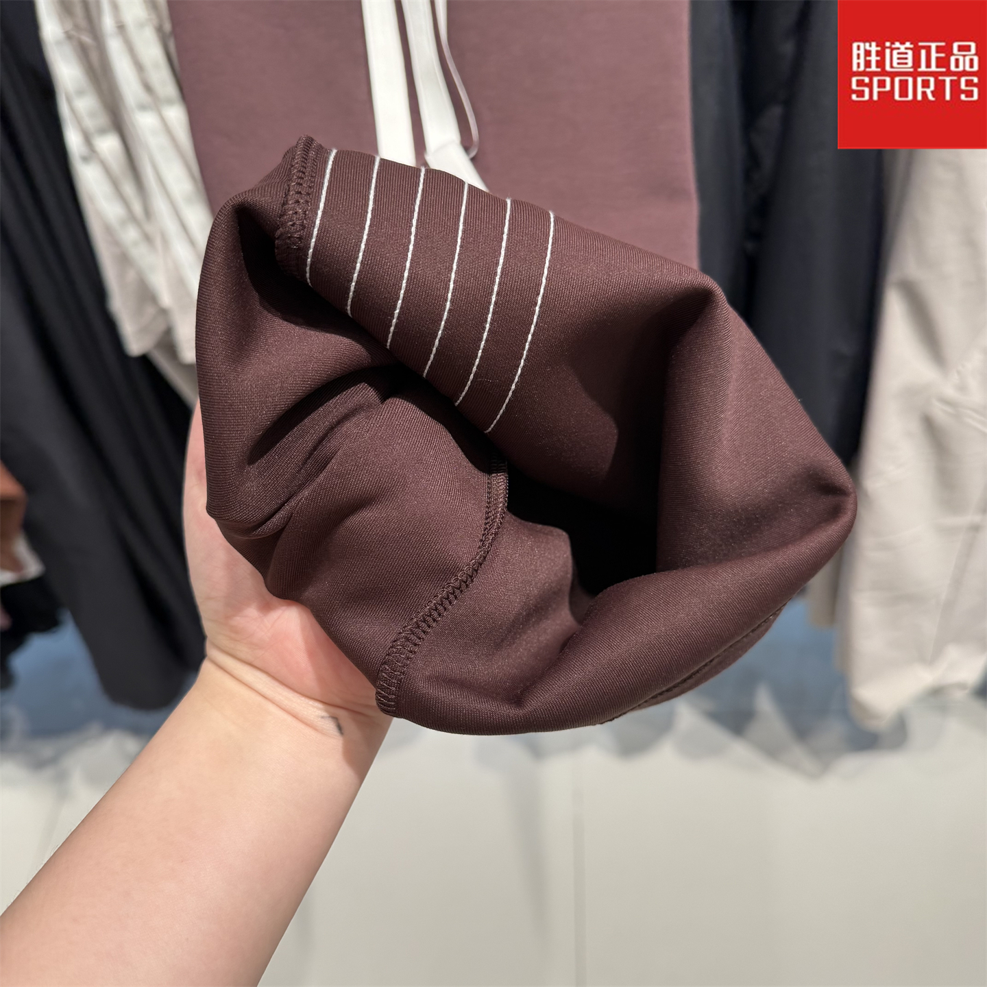 Adidas阿迪达斯女装休闲长裤25新款轻运动三条纹直筒卫裤KB7588 - 图1