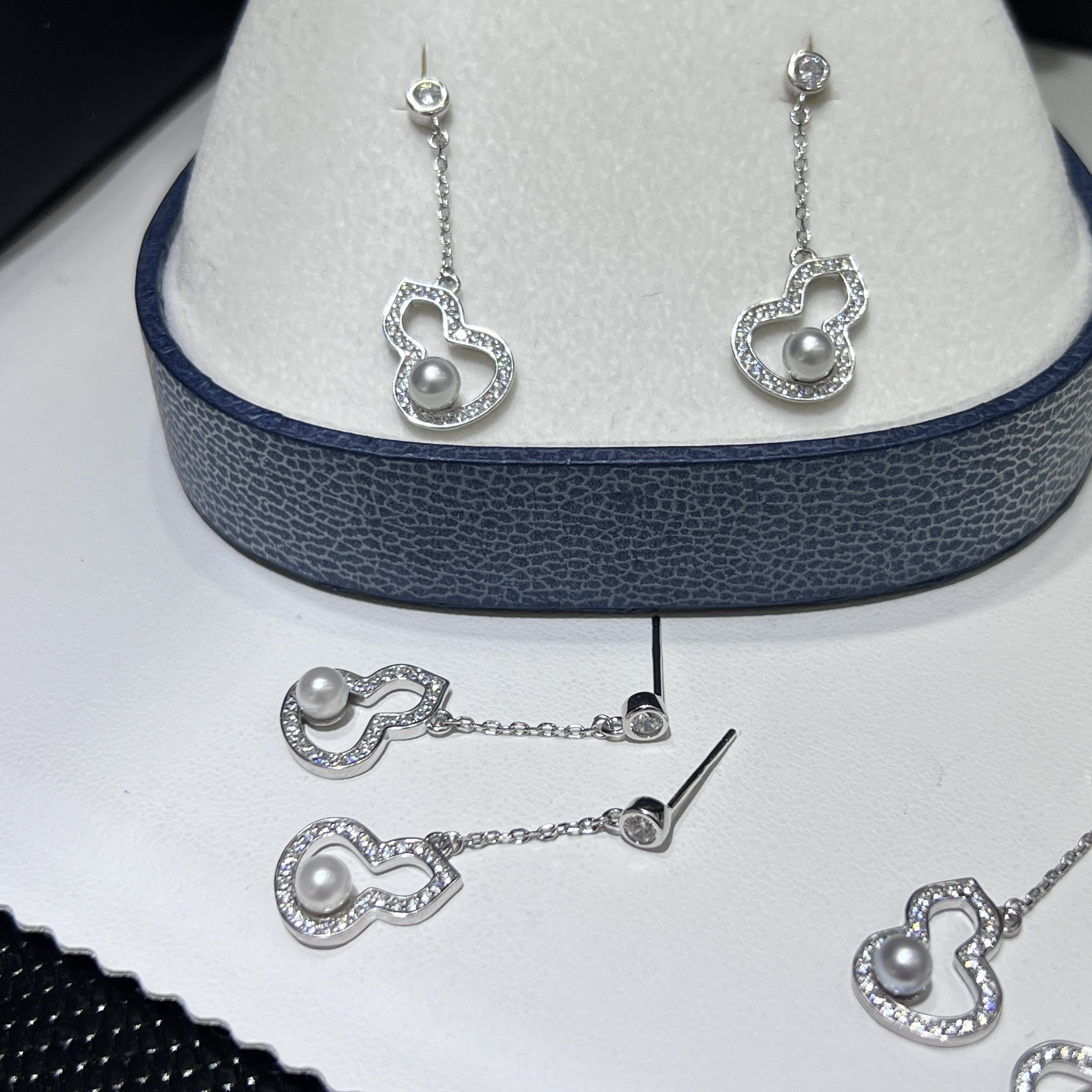 吉祥葫芦海水akoya珍珠S925银明星同款4-5mm基本无暇优雅大气耳钉,淘宝优惠券,粉丝福利购,淘宝优惠卷