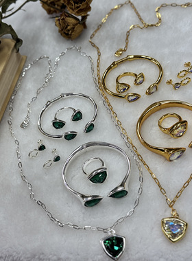 金银色绿宝石耳环女几何造型镶嵌水晶耳饰