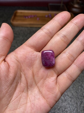 天然红宝石全红猫眼长方块吊坠