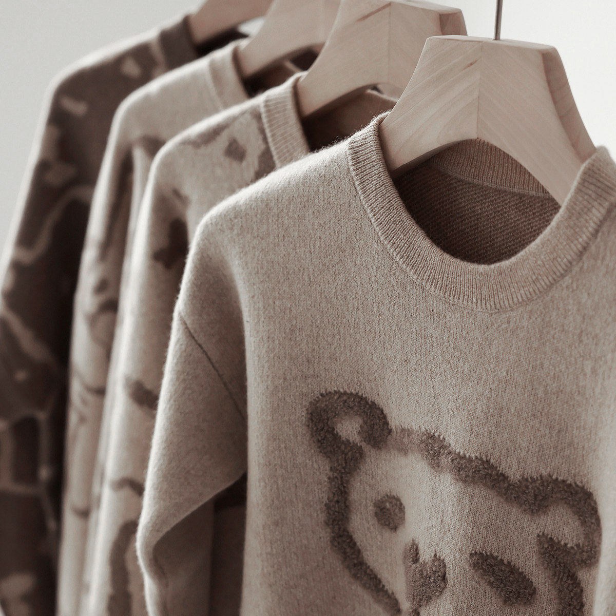 幸福的辨识度~暖心圈绒熊宝山羊绒圆领休闲男女宝套衫毛衣KAKA特,淘宝优惠券,粉丝福利购,淘宝优惠卷