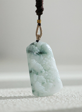 翡翠糯种飘绿花山水牌吊坠挂件