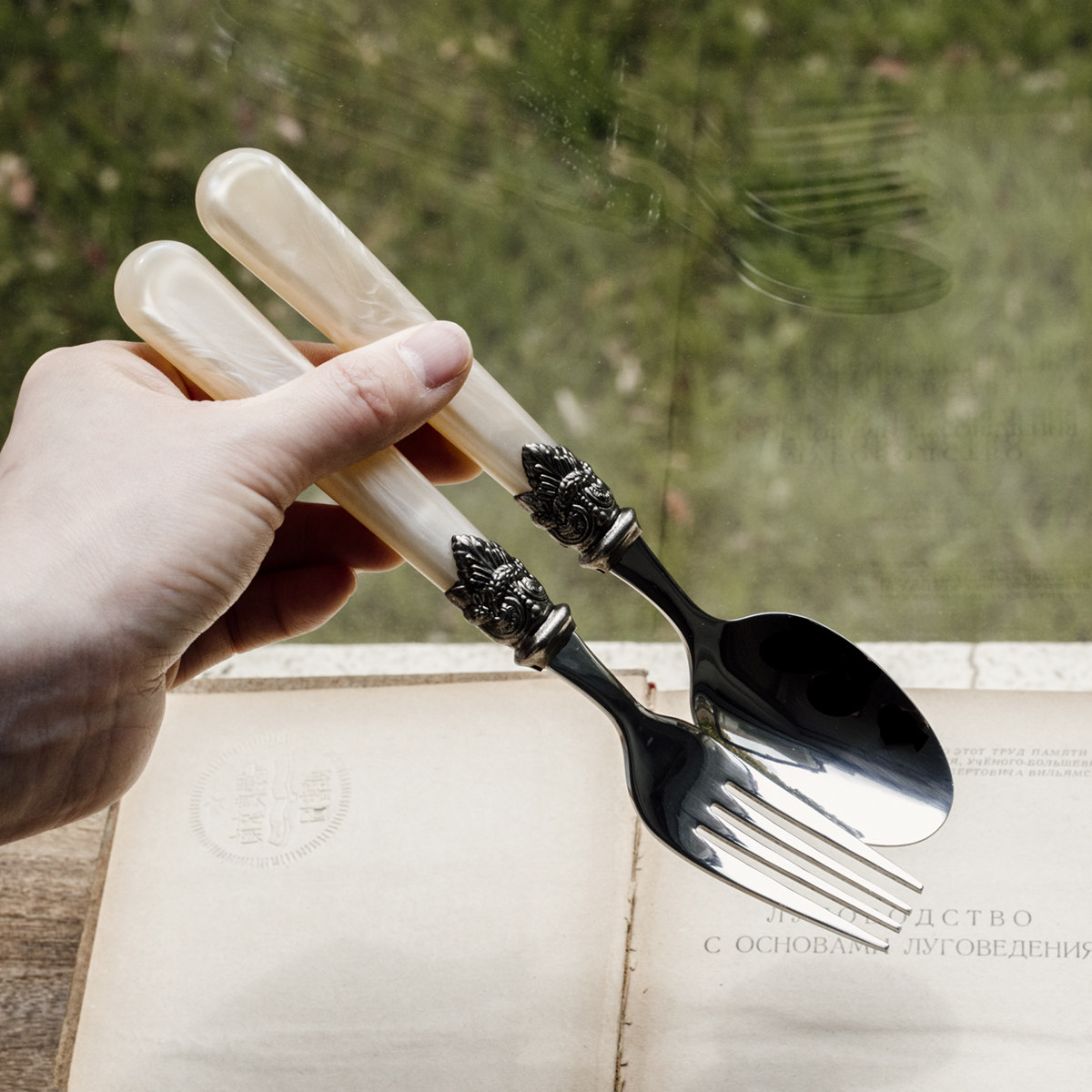 304不锈钢复古巴洛克浮雕/茶色仿贝壳柄/法式刀叉勺甜品勺叉套装,淘宝优惠券,粉丝福利购,淘宝优惠卷