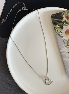 日韩版新款设计感轻项链ins吊坠