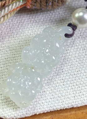 5776号天然缅甸翡翠a货白冰镂空雕刻双生莲花吊坠手机挂一图一物