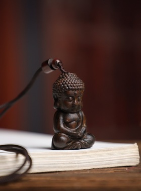 沉香木释迦摩尼佛项链吊