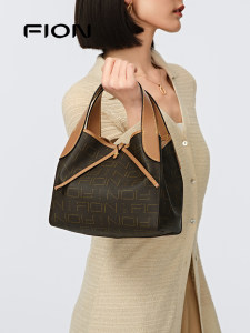 Fion/菲安妮老花手提包新款水桶包女复古单肩小包包通勤斜挎包