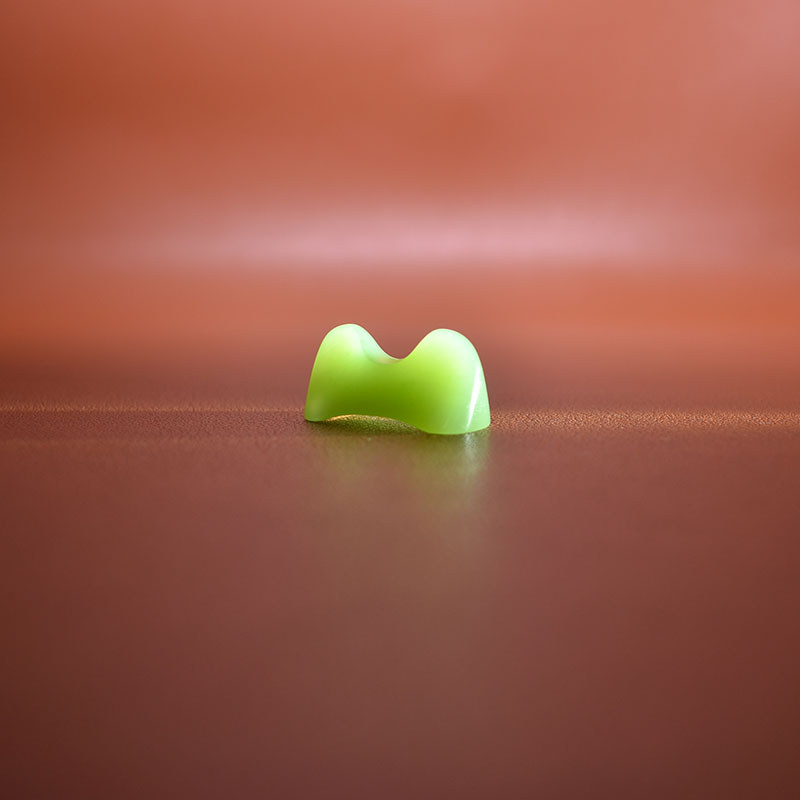 致敬708090和田碧玉粉青精品老坑夹层料文房雅玩笔架笔搁老师礼物 - 图3