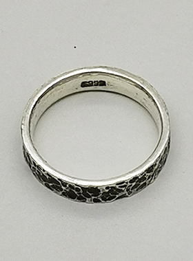 宝颂坊男女通用足银复古风锤纹戒