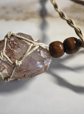 手工编织红泥紫骸骨水晶吊坠项链
