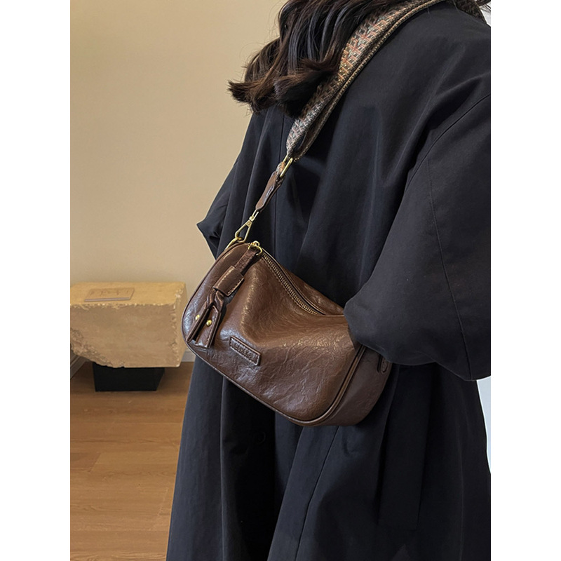 法国ckitty it复古手机包女斜挎2025新款高级感宽带水桶包女腰包 - 图2