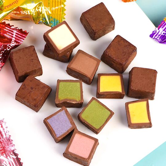 Meiji Snow Kiss Chocolate Couple Gift