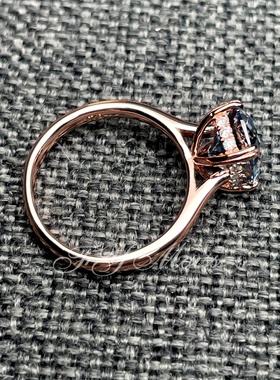 莫桑宝蓝色长枕形老欧切戒指