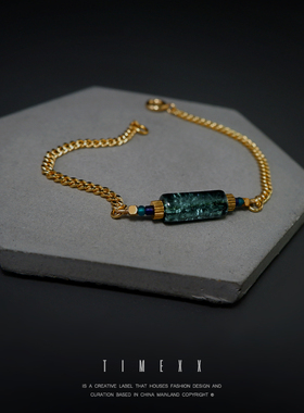 一间专注小众设计原创手作饰品店